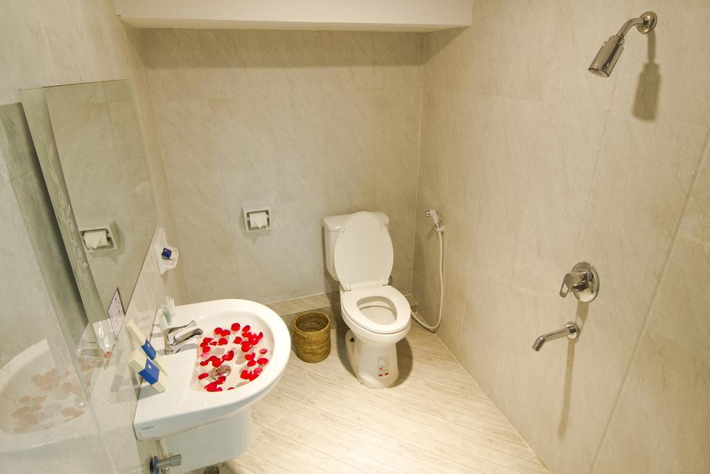 Shwe Htee Guest House Янгон Экстерьер фото