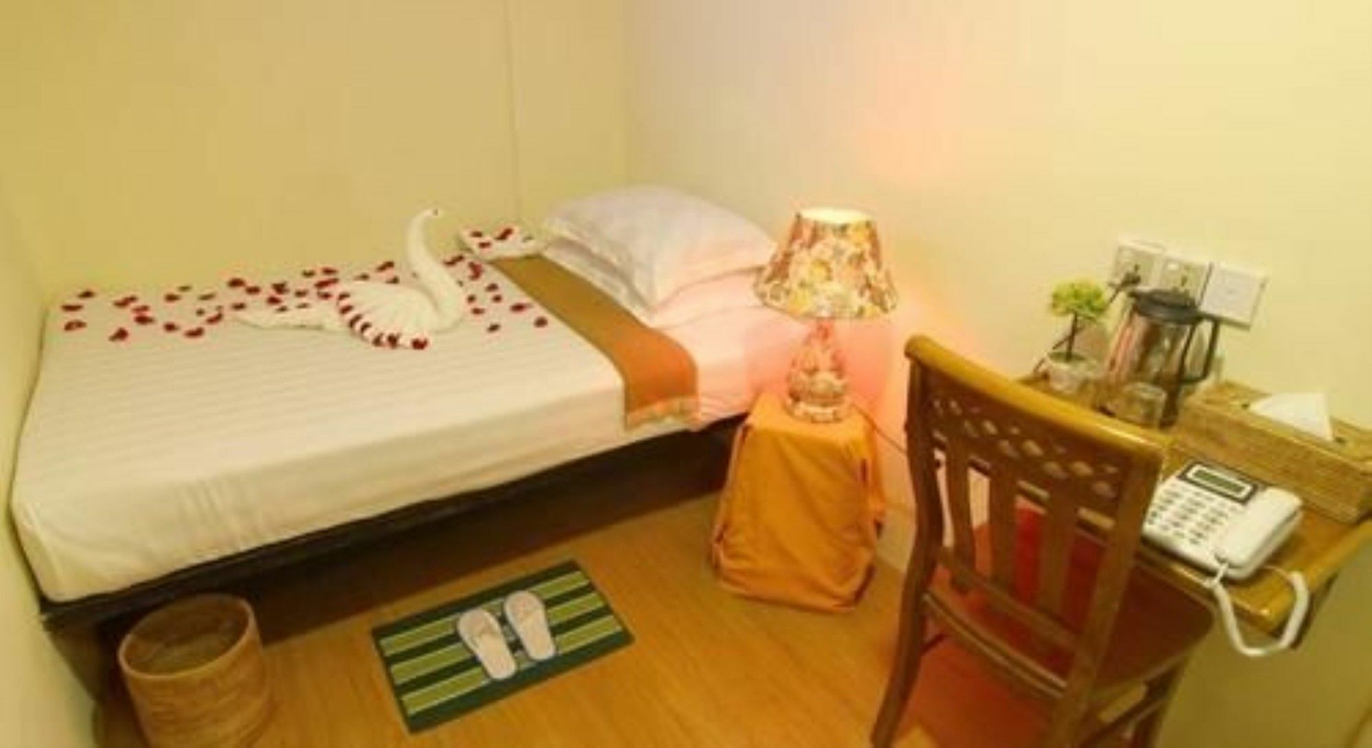 Shwe Htee Guest House Янгон Экстерьер фото