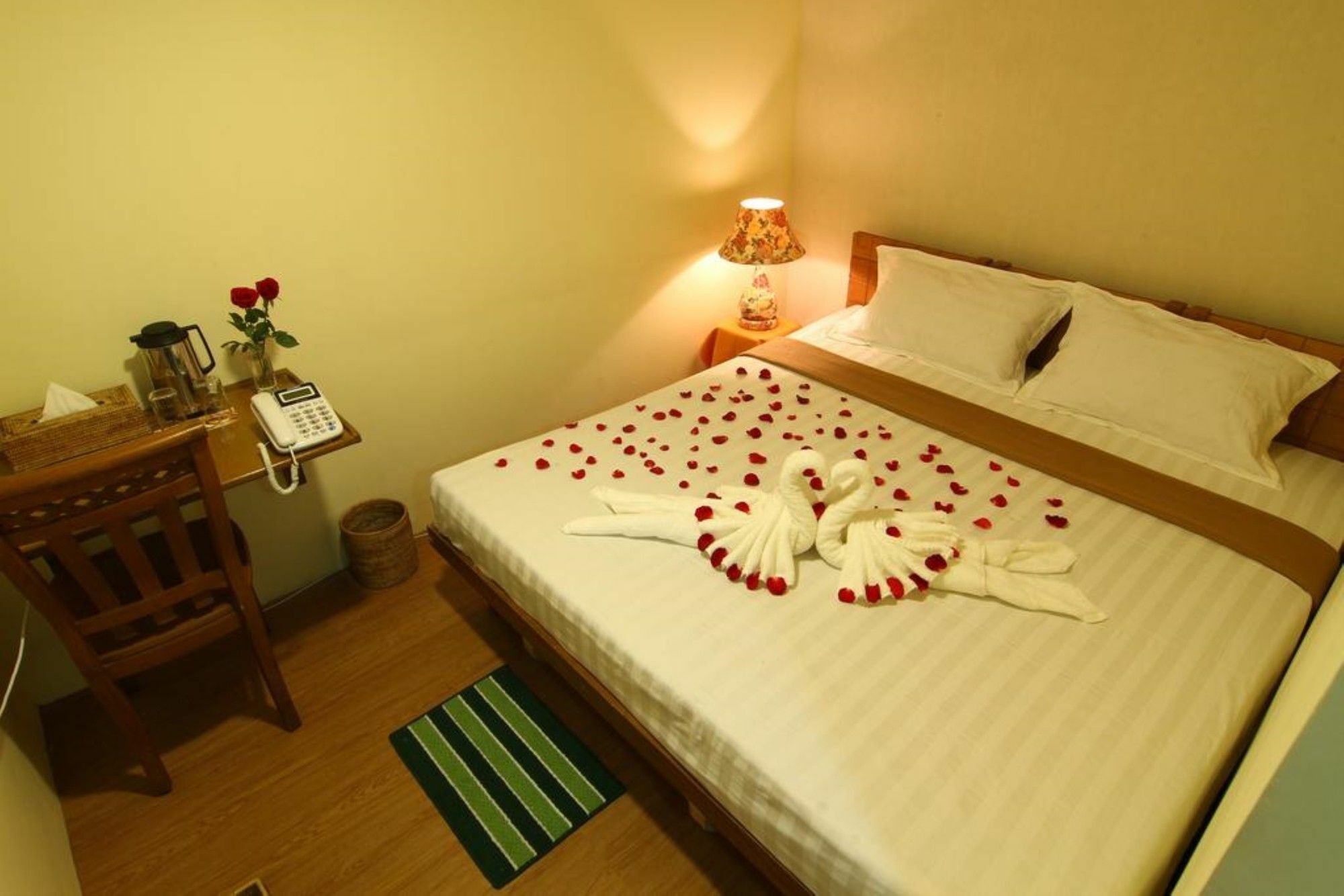 Shwe Htee Guest House Янгон Экстерьер фото