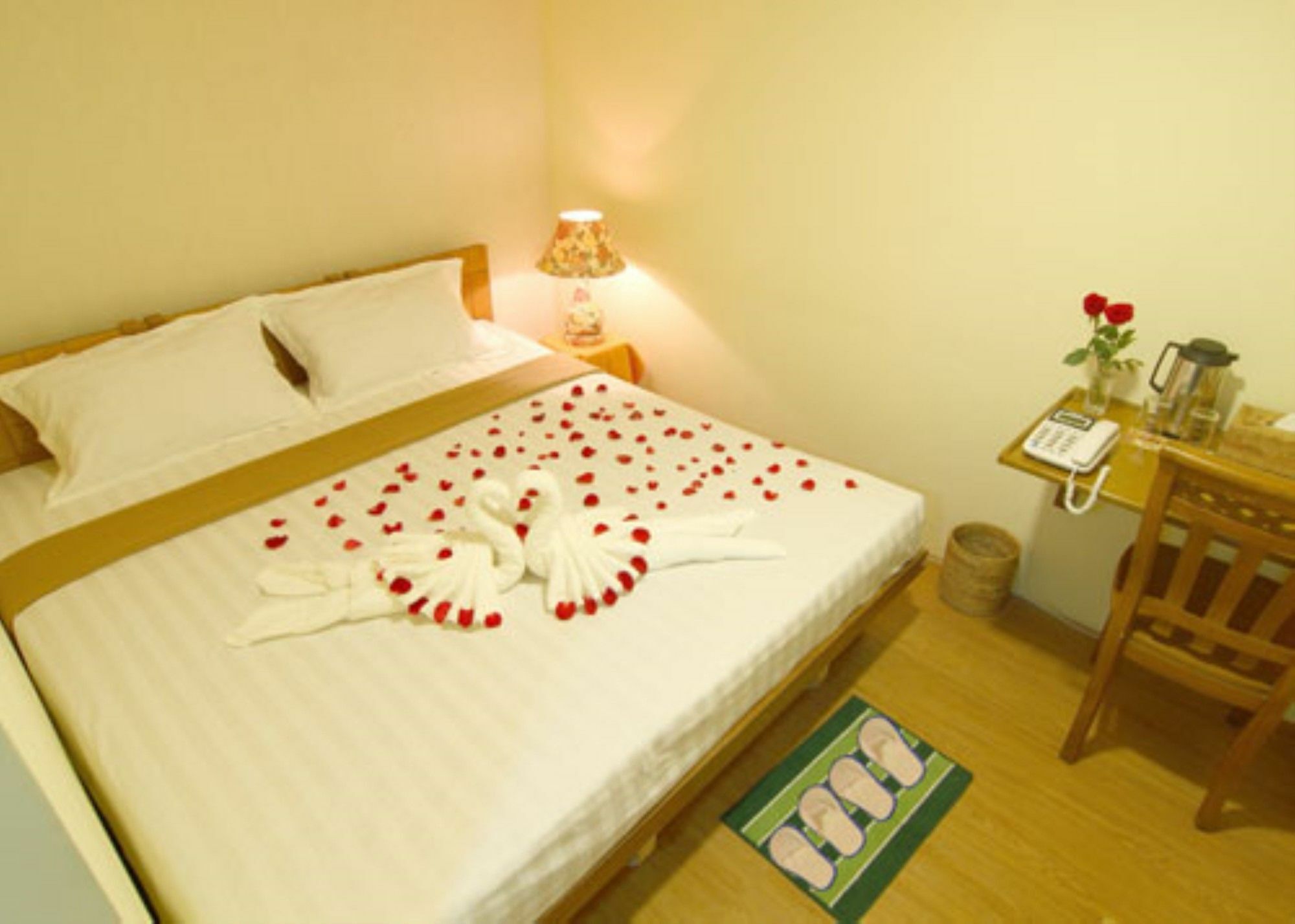 Shwe Htee Guest House Янгон Экстерьер фото